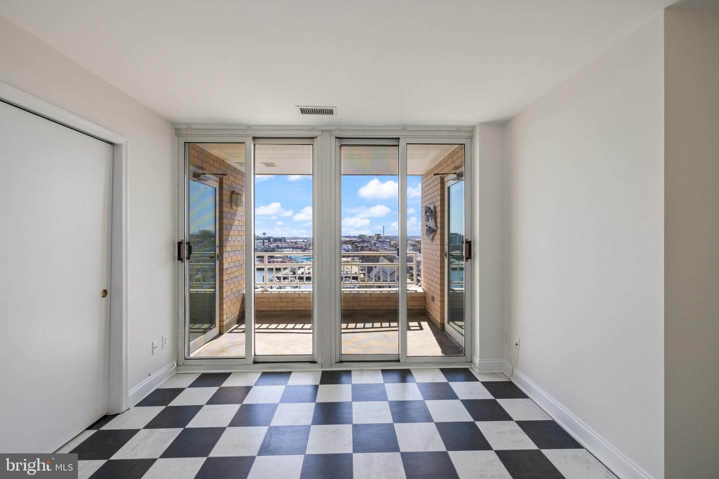 100 Harborview Drive #910 photo 21