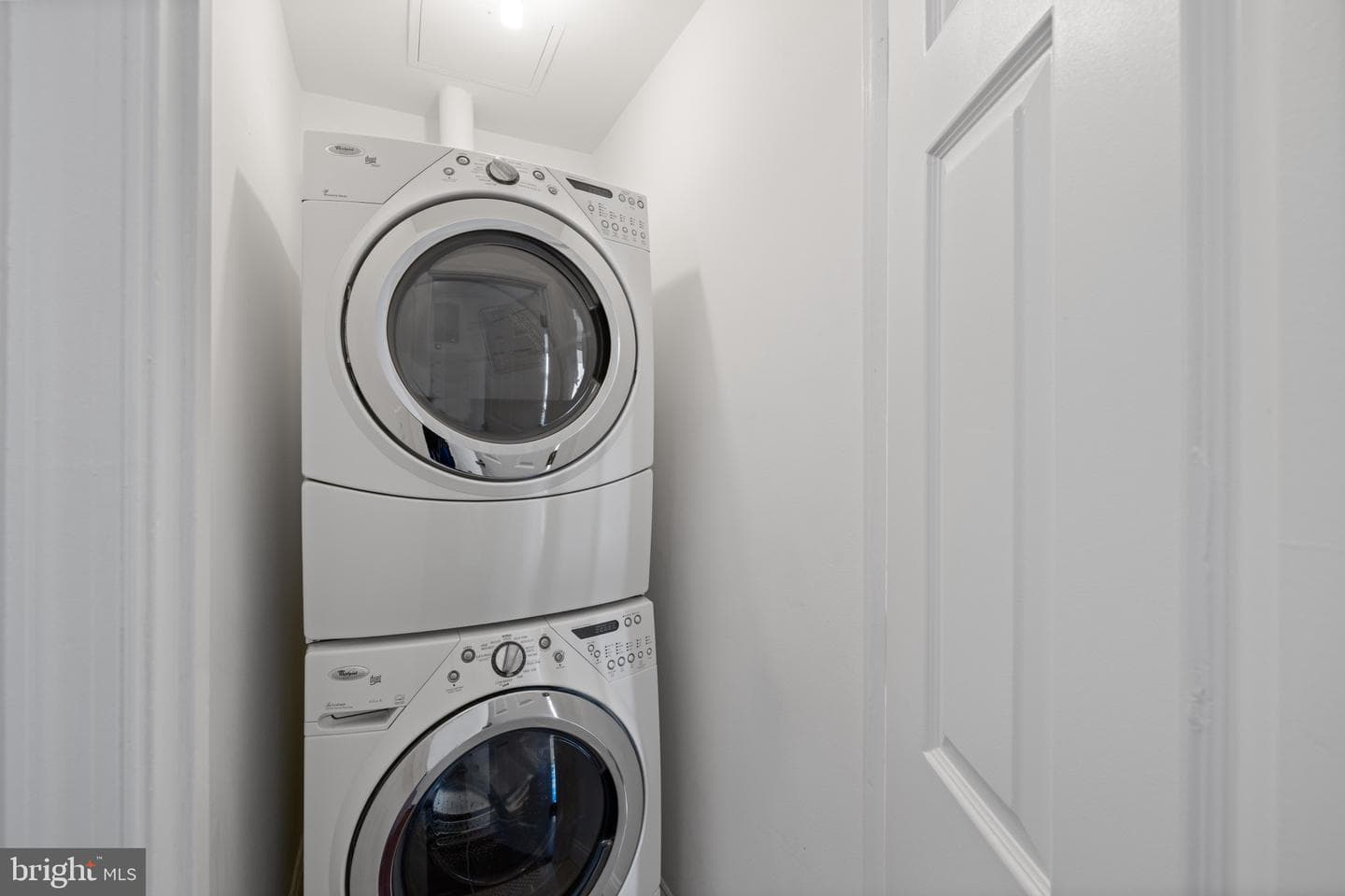 100 Harborview Drive #910 photo 23