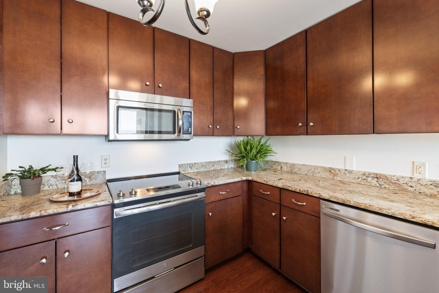100 Harborview Drive #910 photo 8