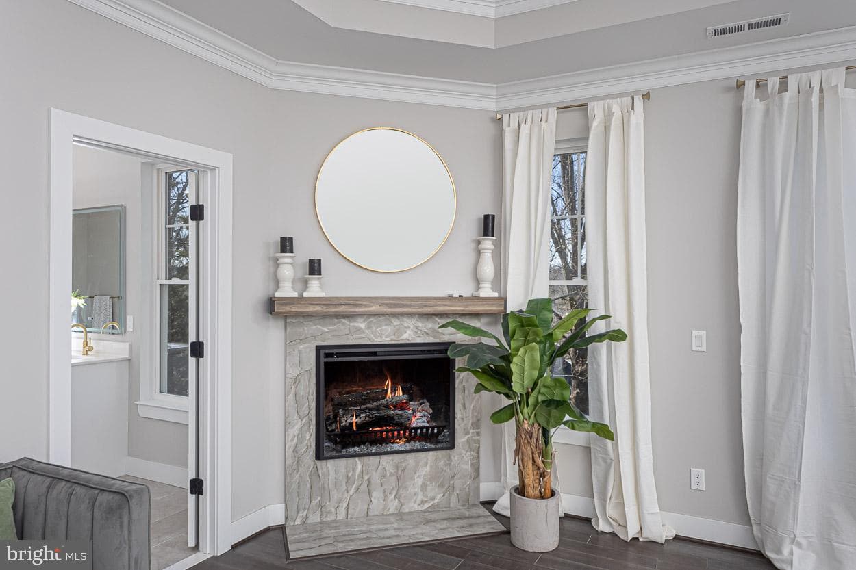 1032 Terrace Glen photo 23