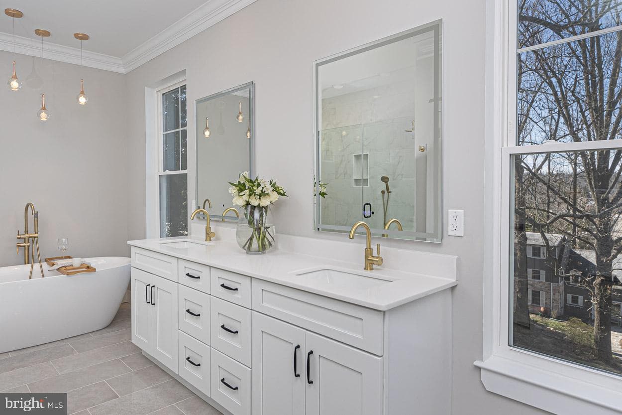 1032 Terrace Glen photo 24