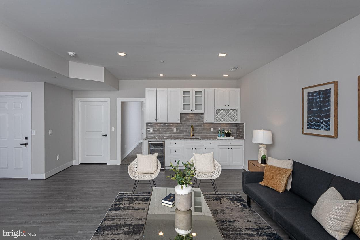 1032 Terrace Glen photo 34