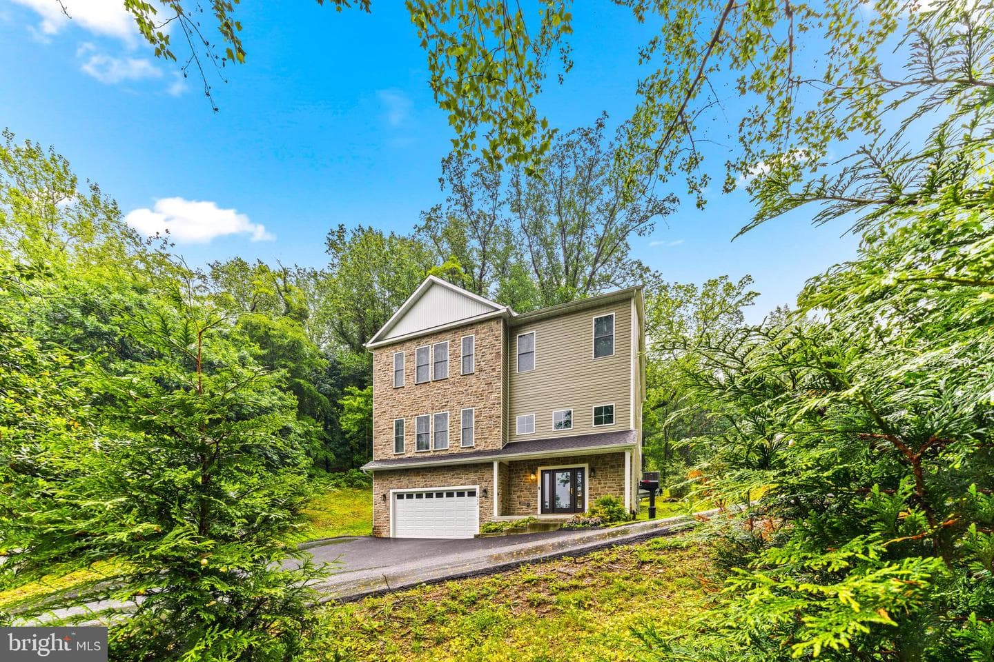 1032 Terrace Glen photo 4