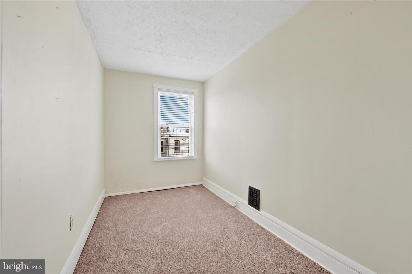 12 S Robinson Street photo 12