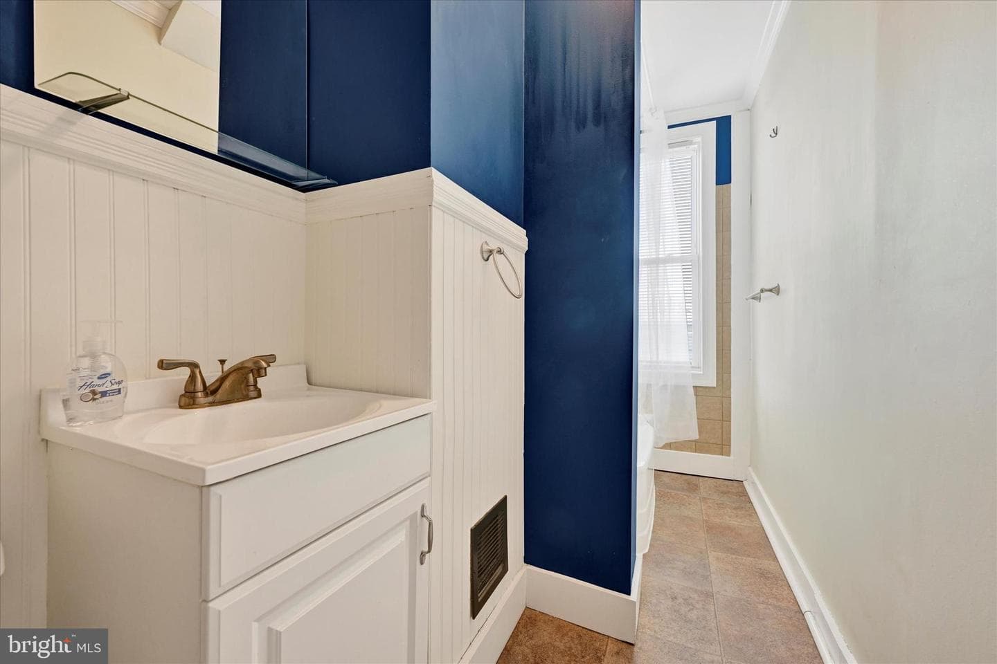 12 S Robinson Street photo 13