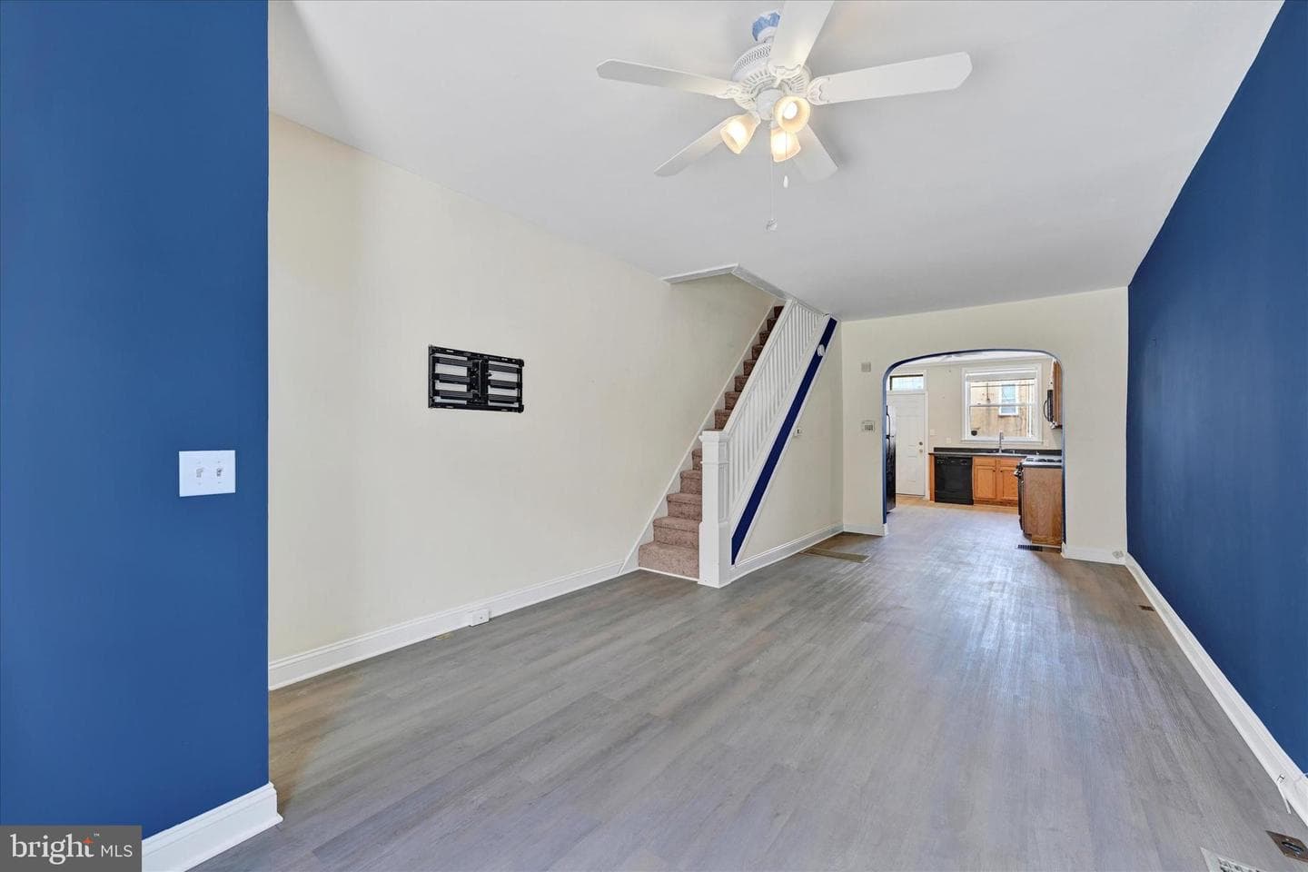 12 S Robinson Street photo 3