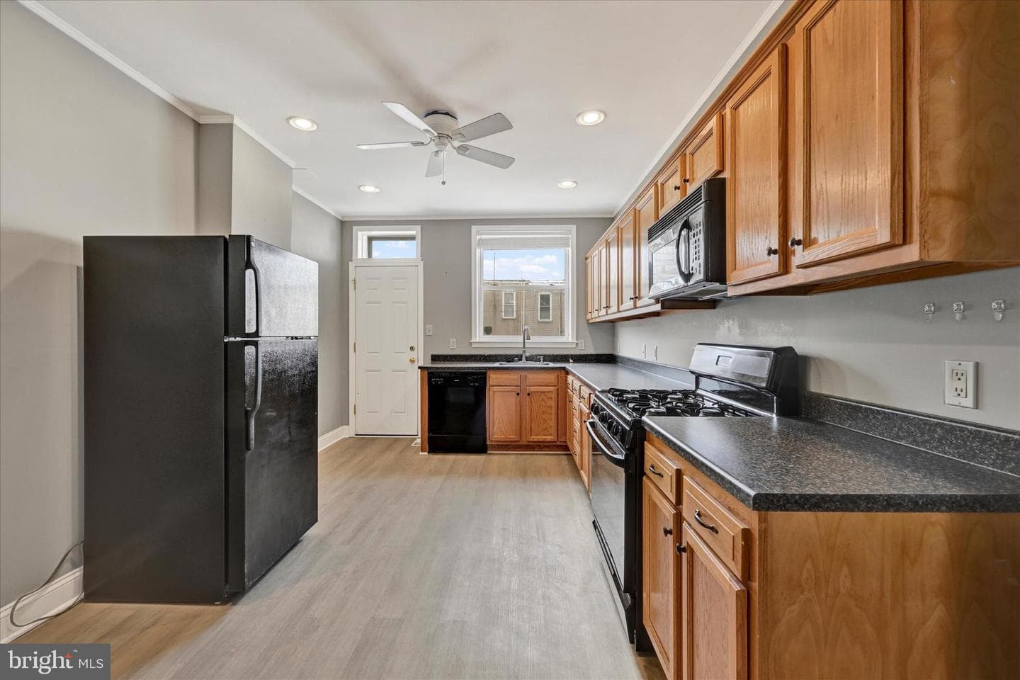 12 S Robinson Street photo 7