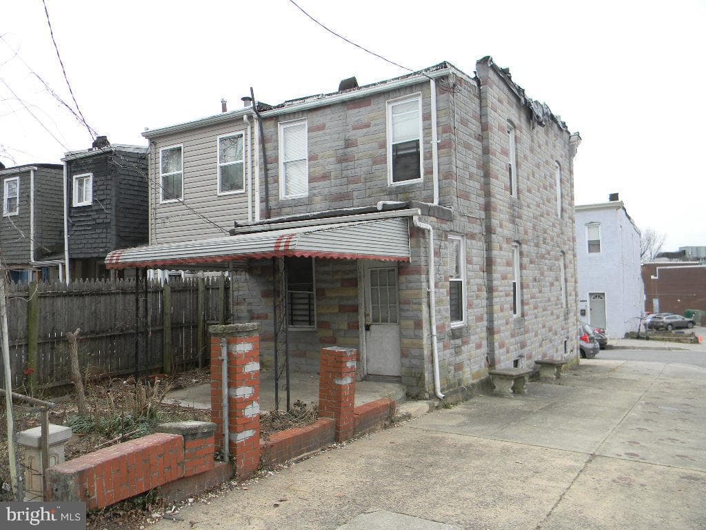 2953 Miles Avenue photo 10