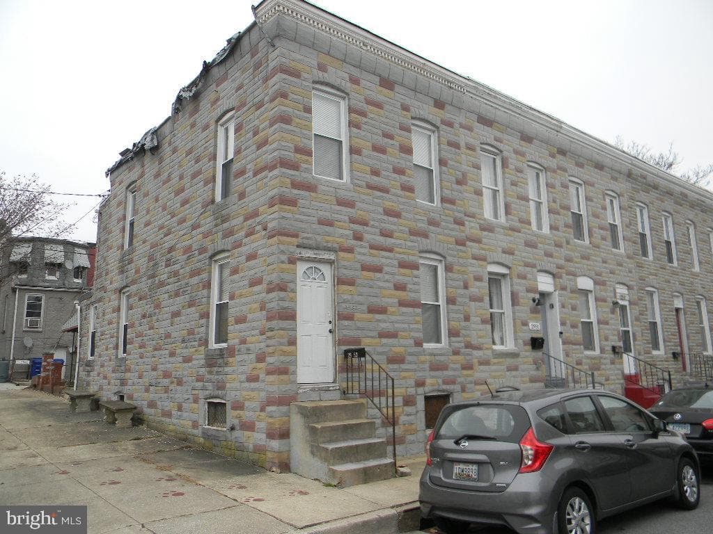 2953 Miles Avenue photo 2