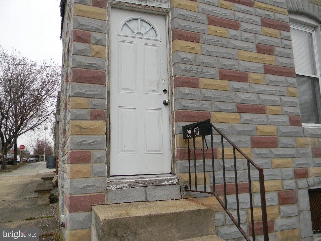 2953 Miles Avenue photo 4