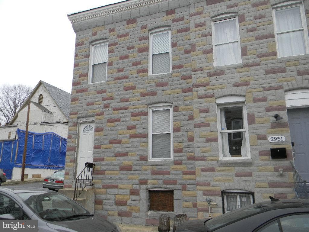 2953 Miles Avenue photo 5