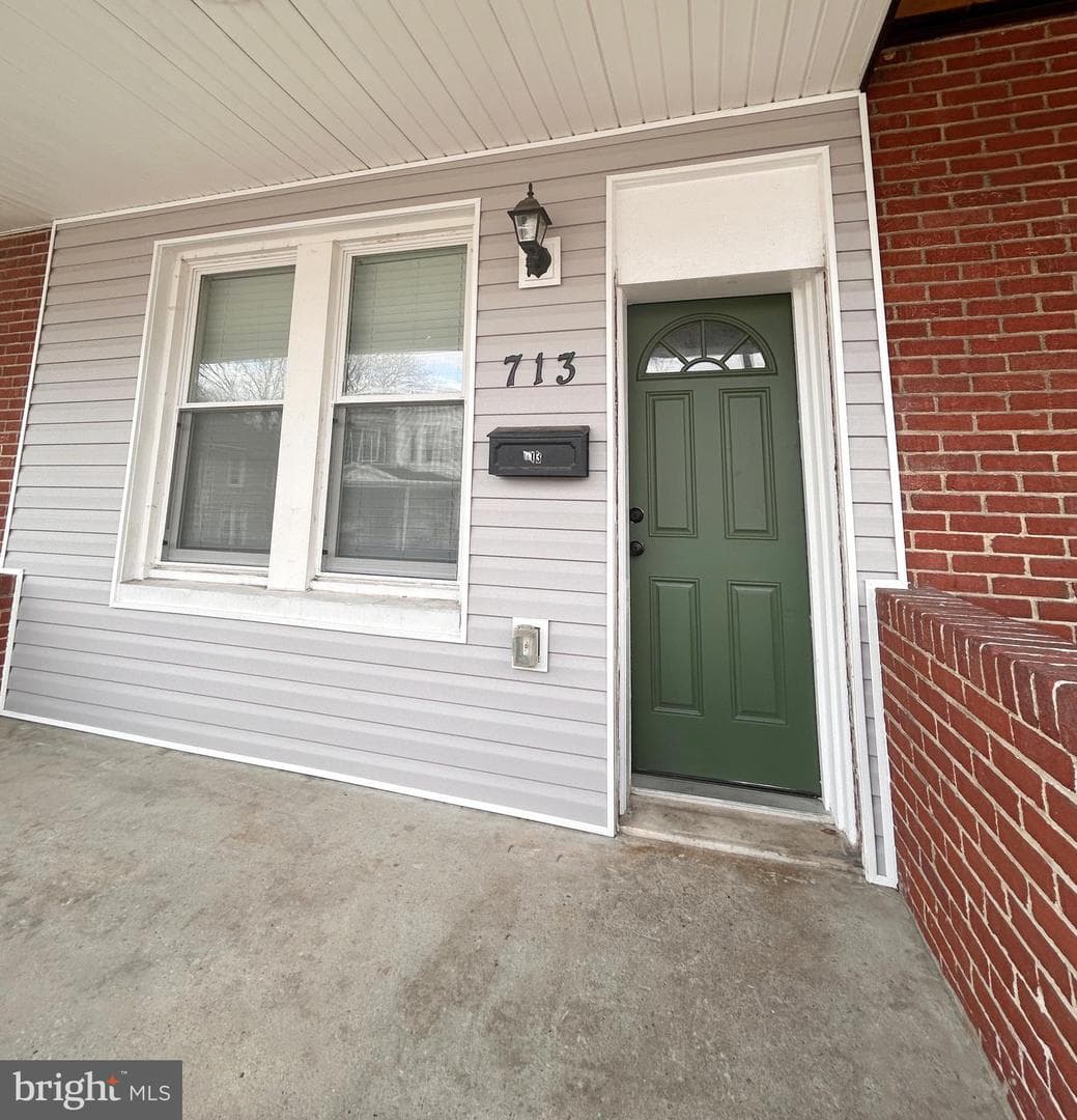 713 Cator Avenue photo 1