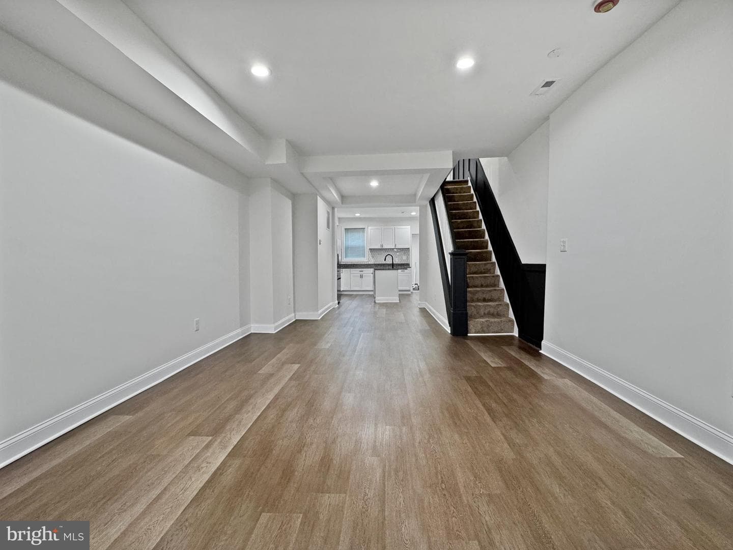1231 S Carey Street photo 4