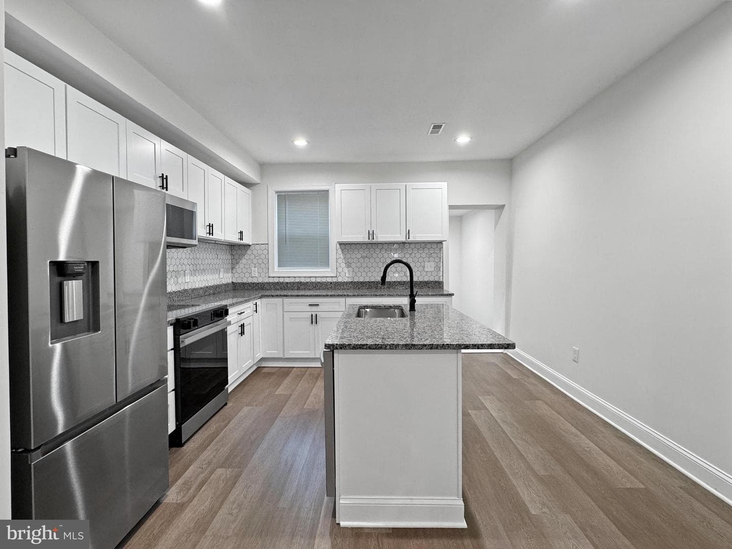 1231 S Carey Street photo 8