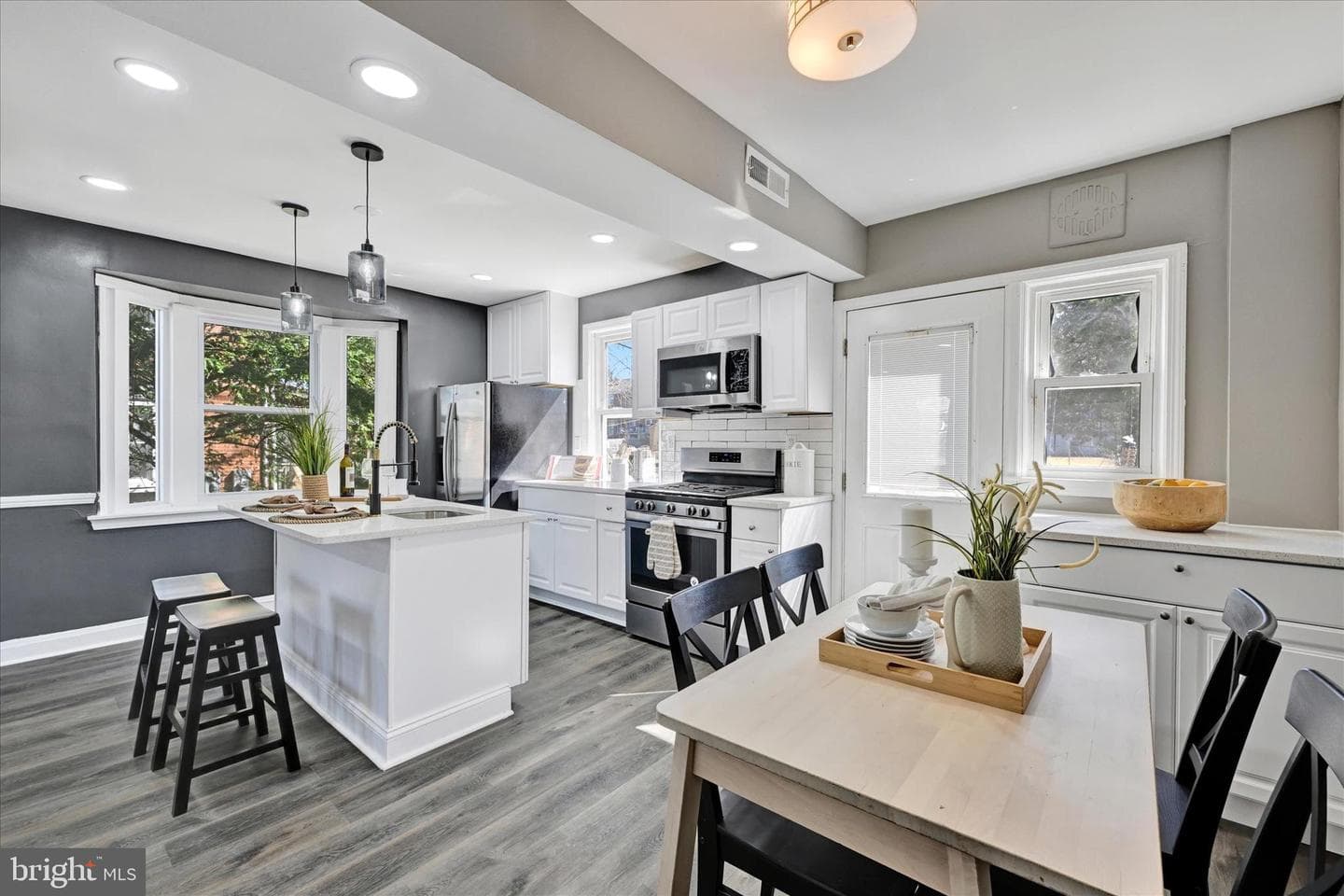 1263 Limit Avenue