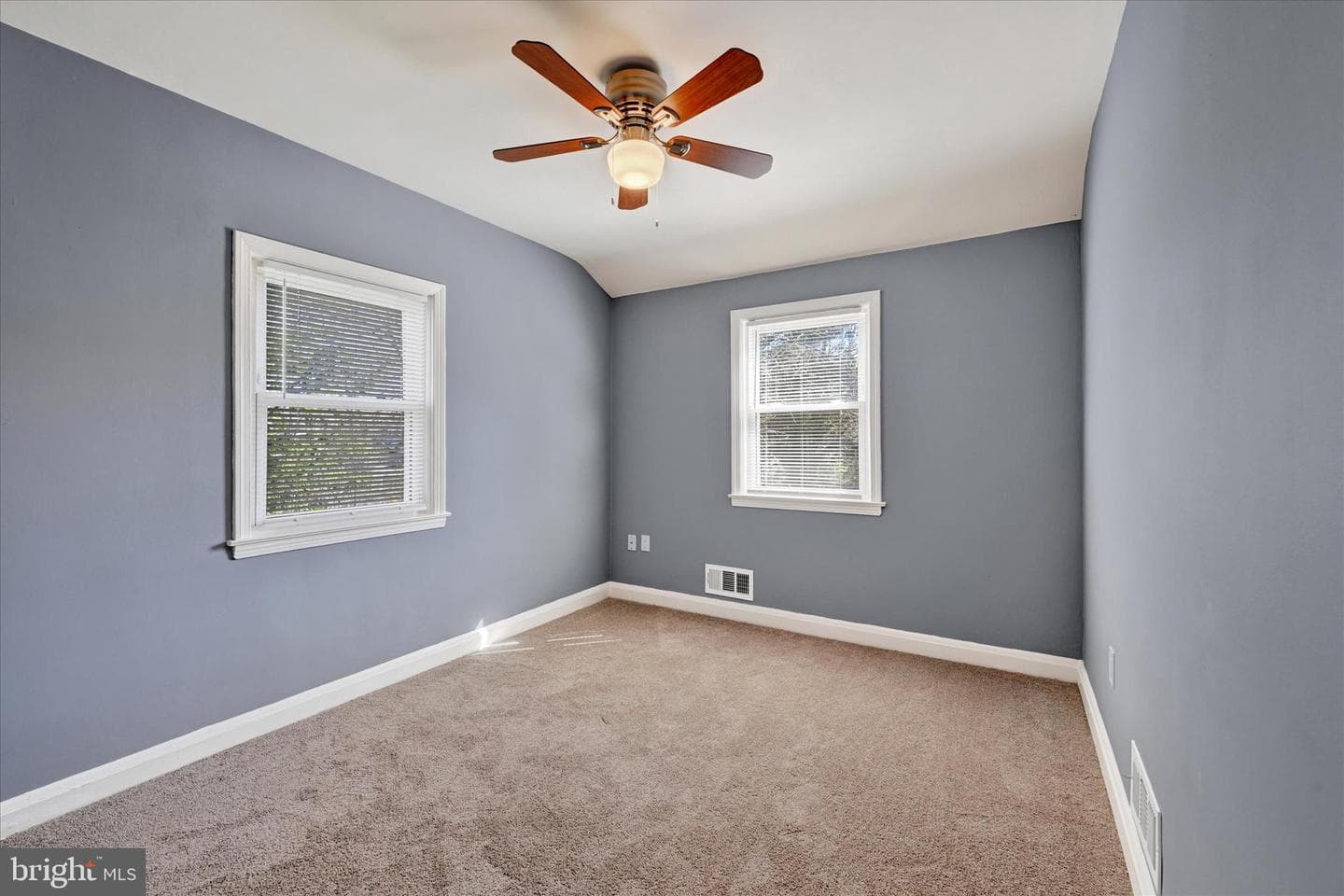 1263 Limit Avenue photo 11
