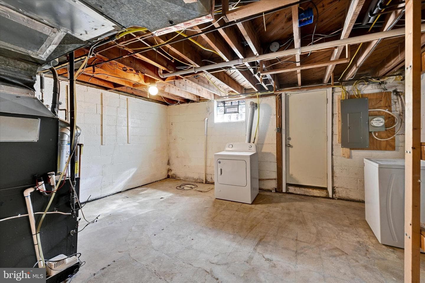 1263 Limit Avenue photo 16