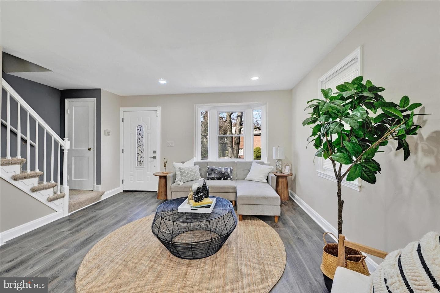 1263 Limit Avenue photo 5
