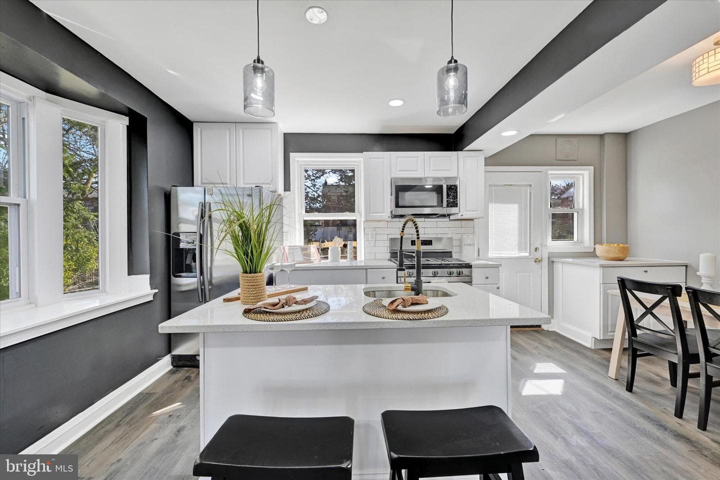 1263 Limit Avenue photo 6