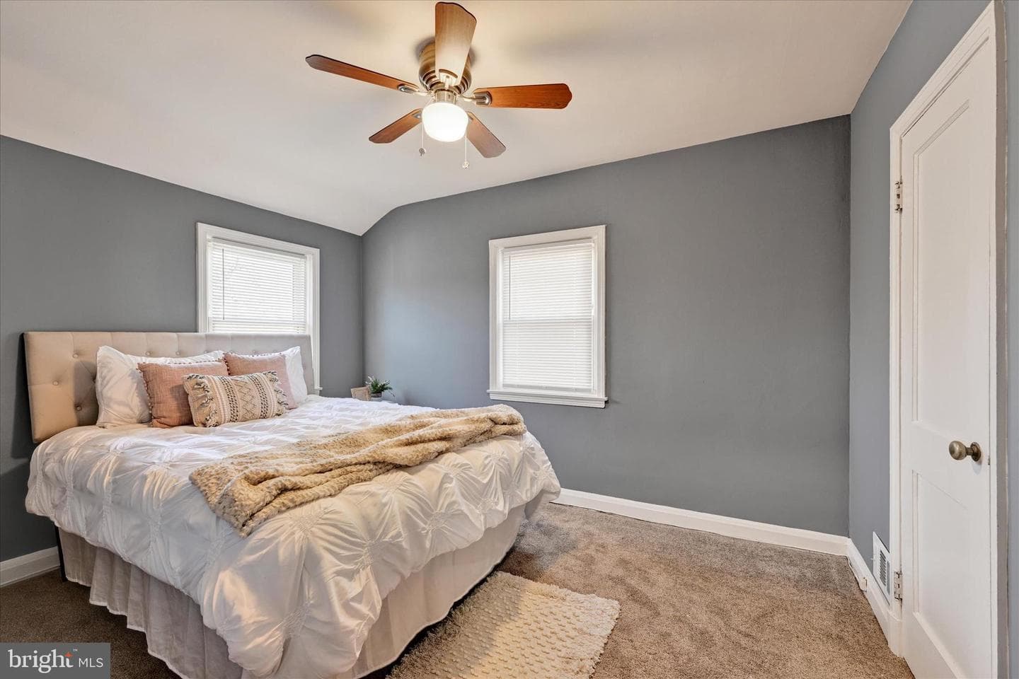 1263 Limit Avenue photo 9