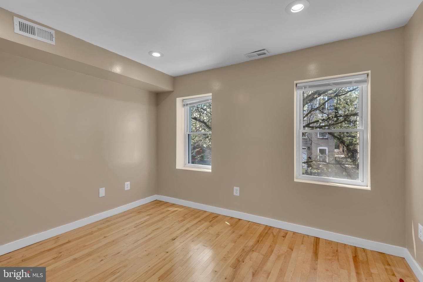 113 S Arlington Avenue photo 18