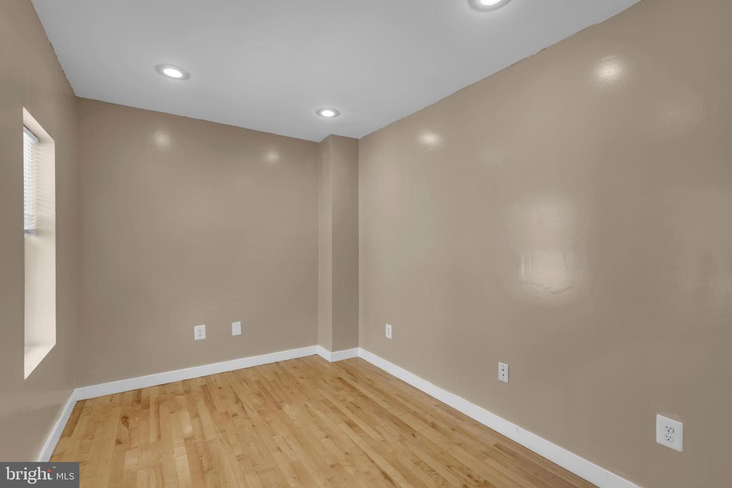 113 S Arlington Avenue photo 25