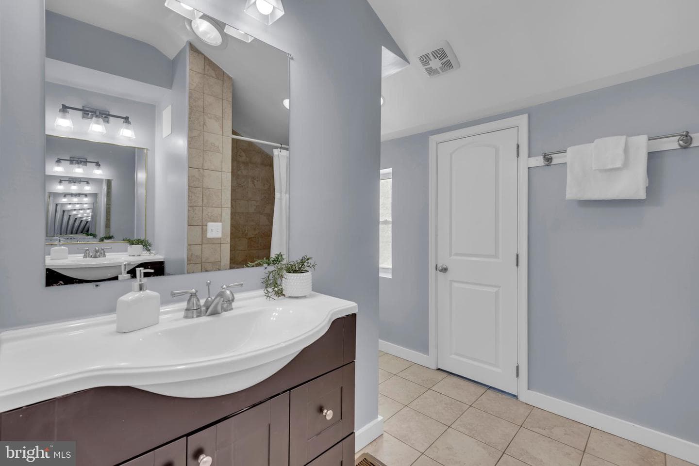 113 S Arlington Avenue photo 33