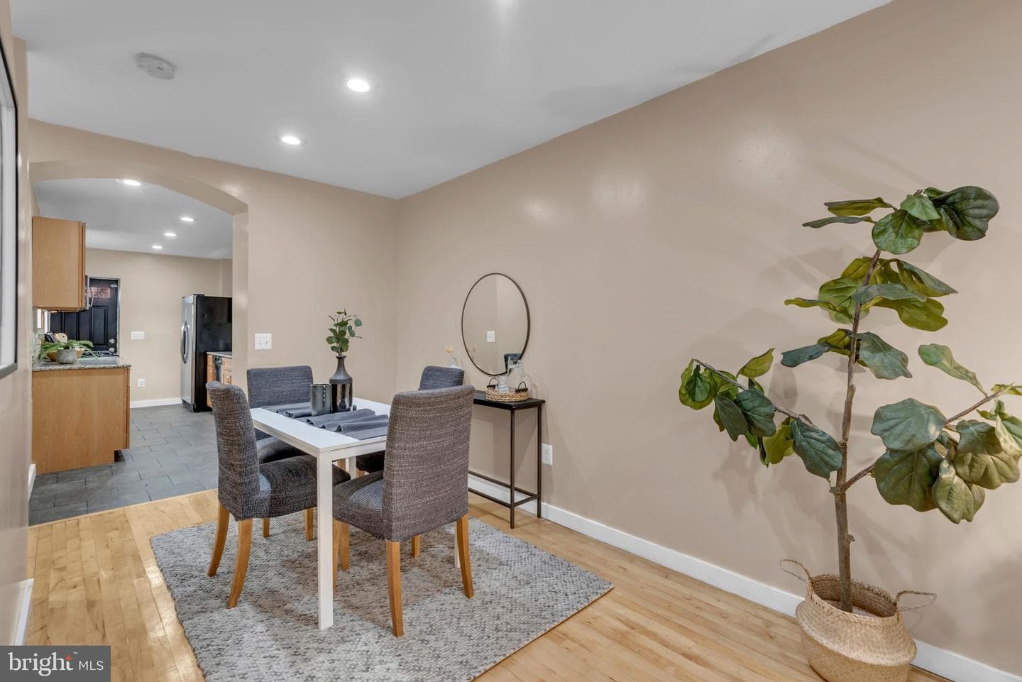 113 S Arlington Avenue photo 9