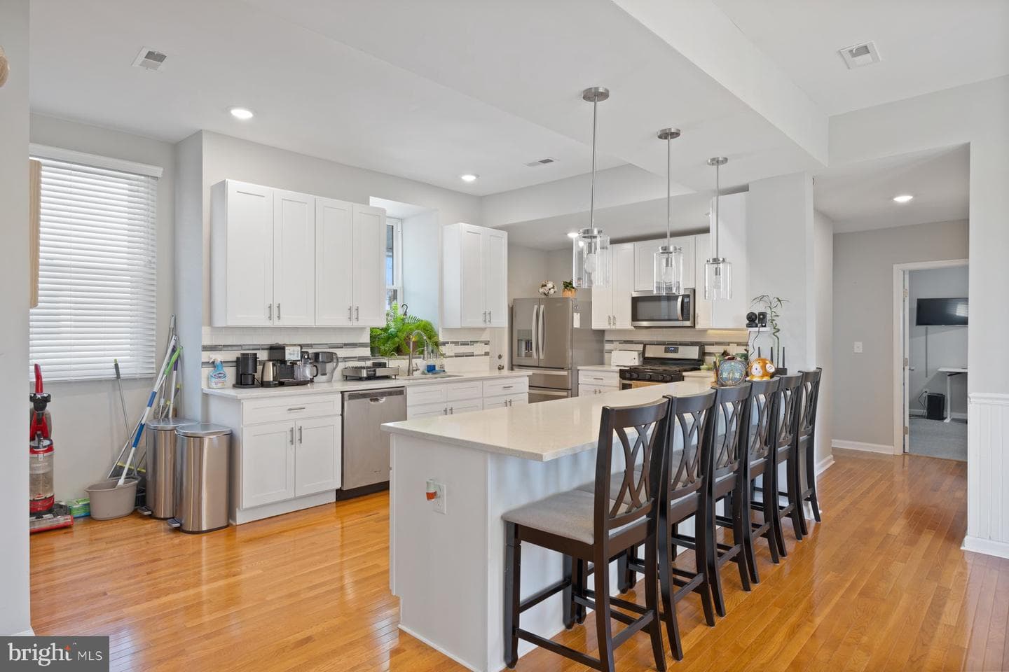 4304 Maine Avenue photo 11