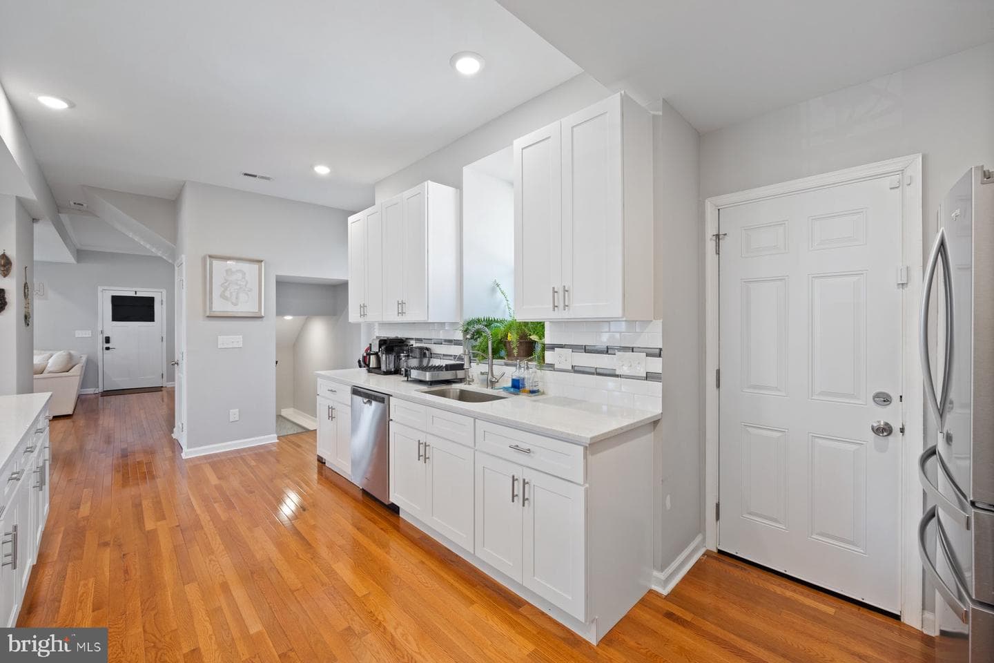 4304 Maine Avenue photo 15