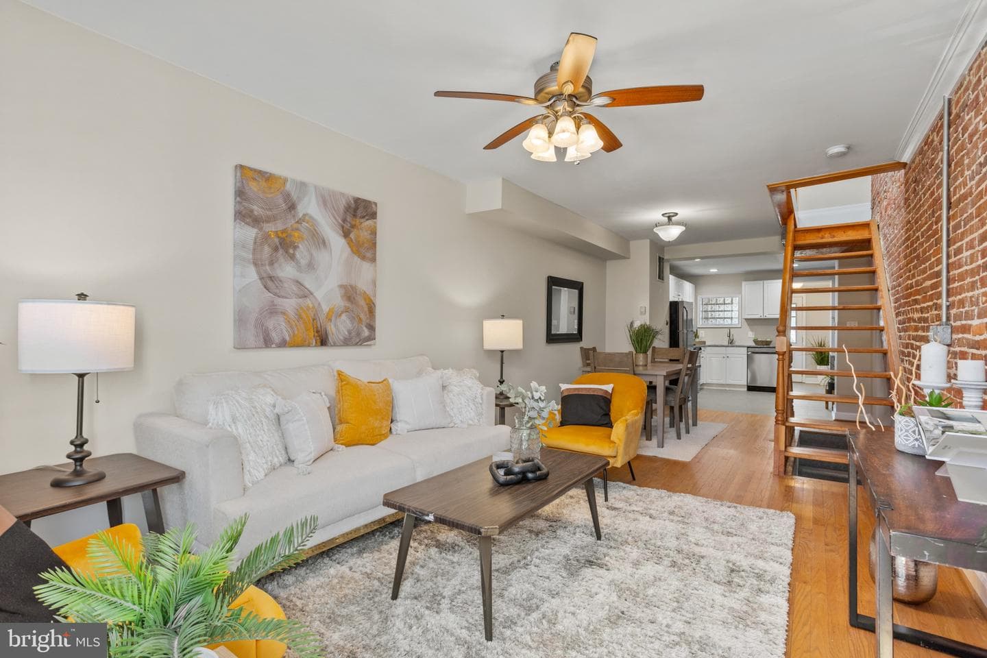 1432 Andre Street photo 2