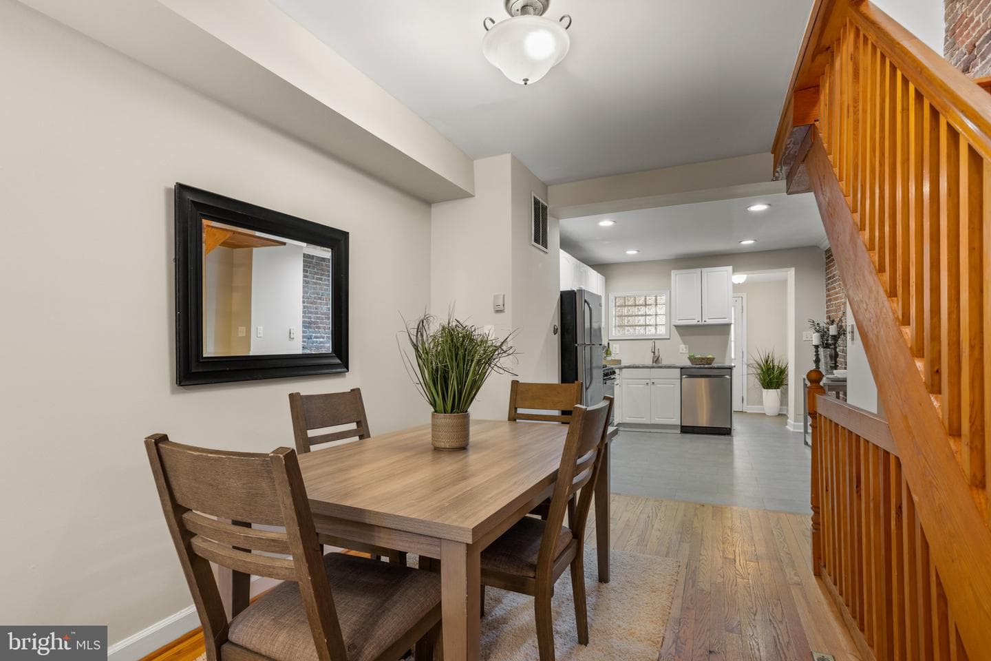 1432 Andre Street photo 4