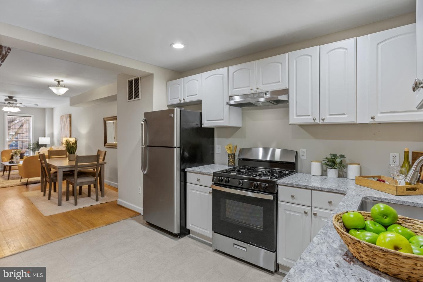 1432 Andre Street photo 8