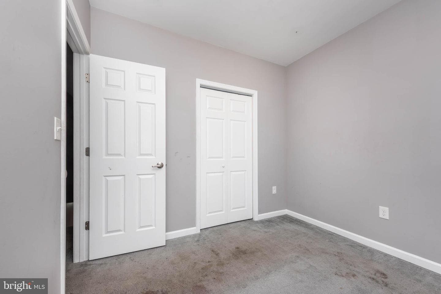2118 E Hoffman Street photo 14