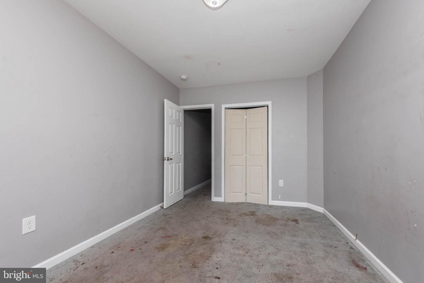 2118 E Hoffman Street photo 16