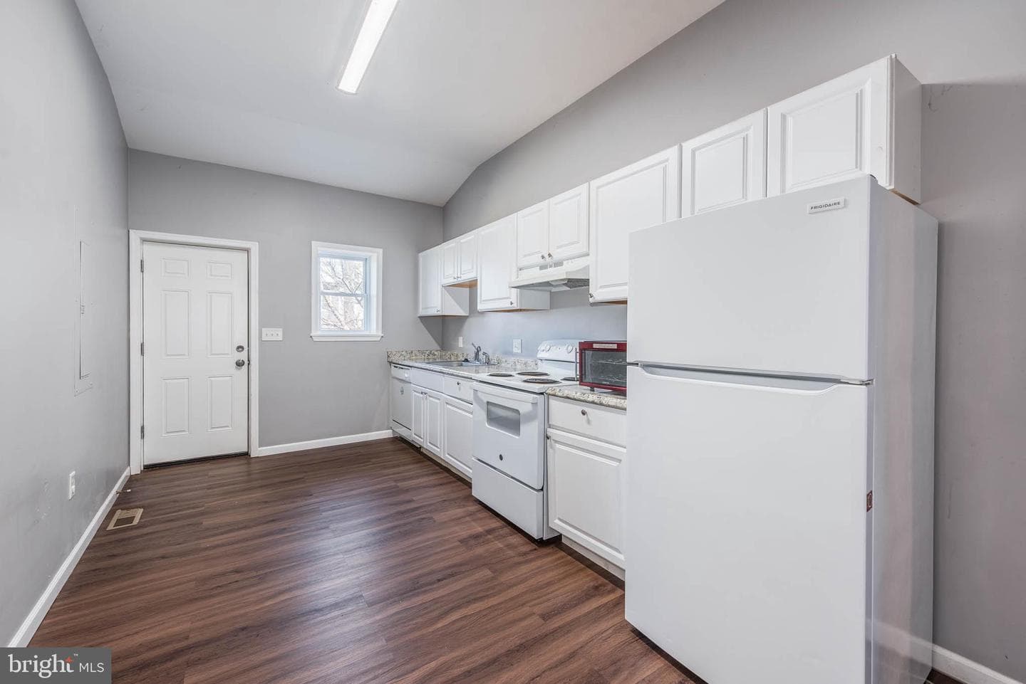 2118 E Hoffman Street photo 5
