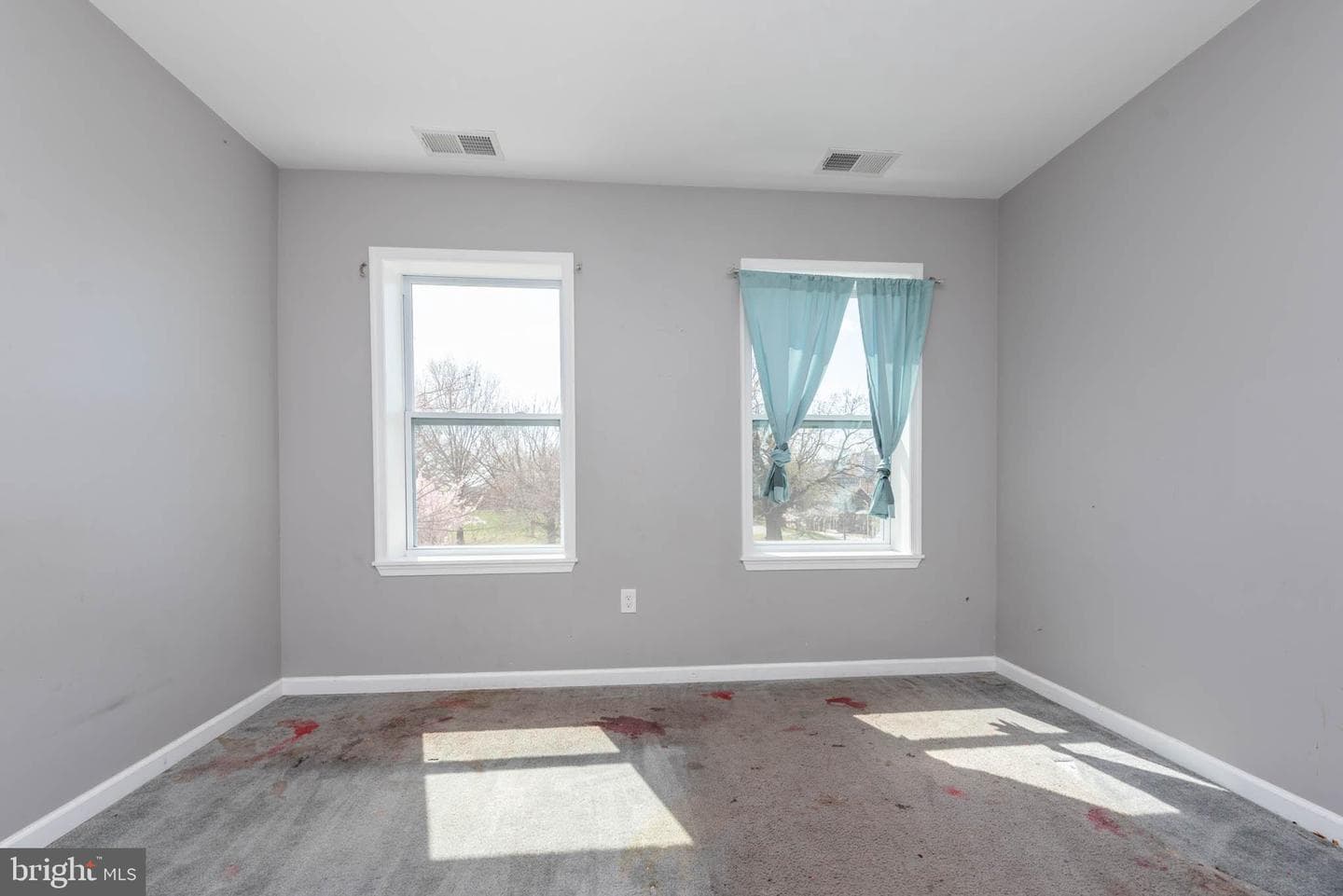 2118 E Hoffman Street photo 9