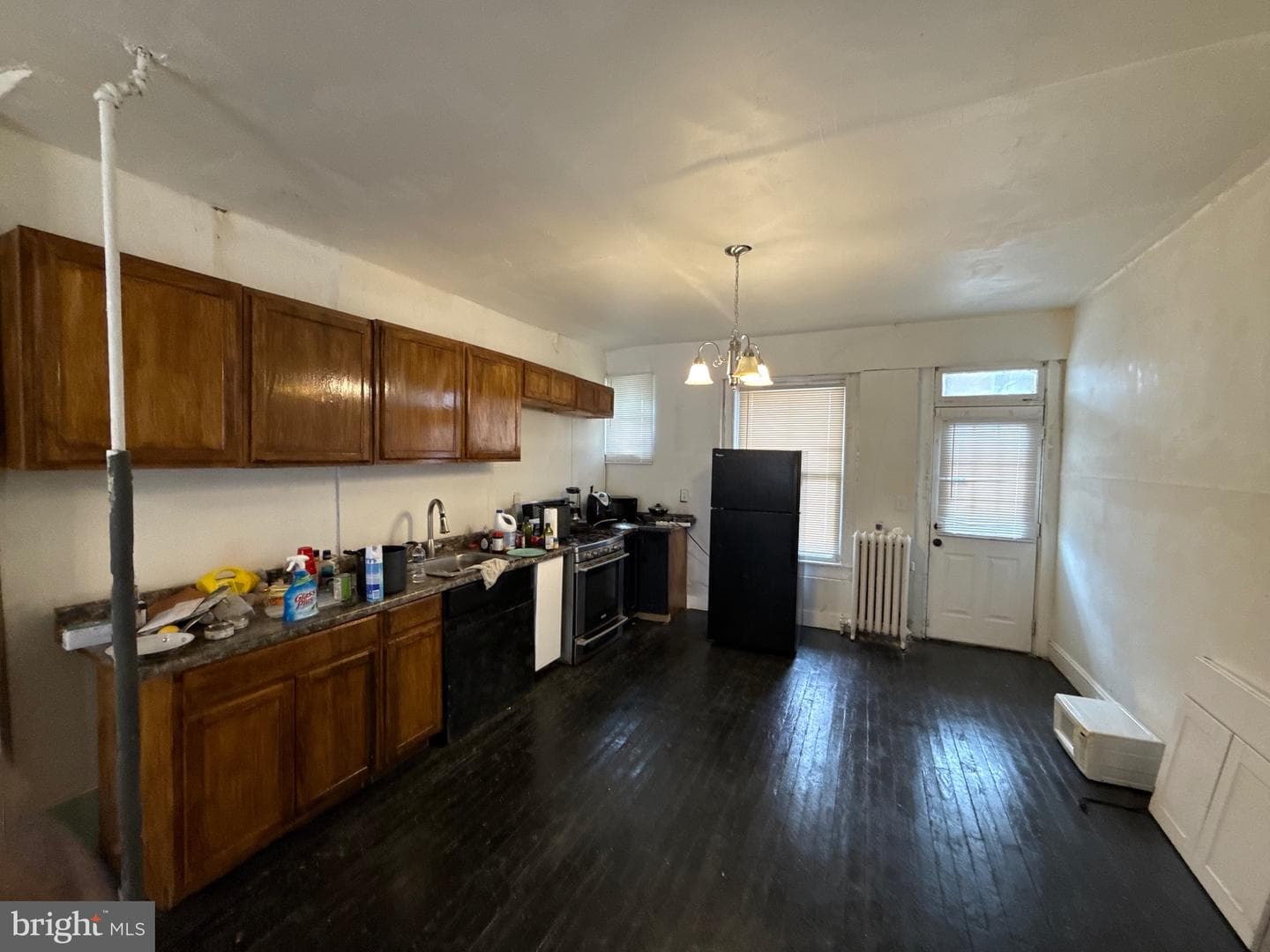 3137 Baker Street photo 10
