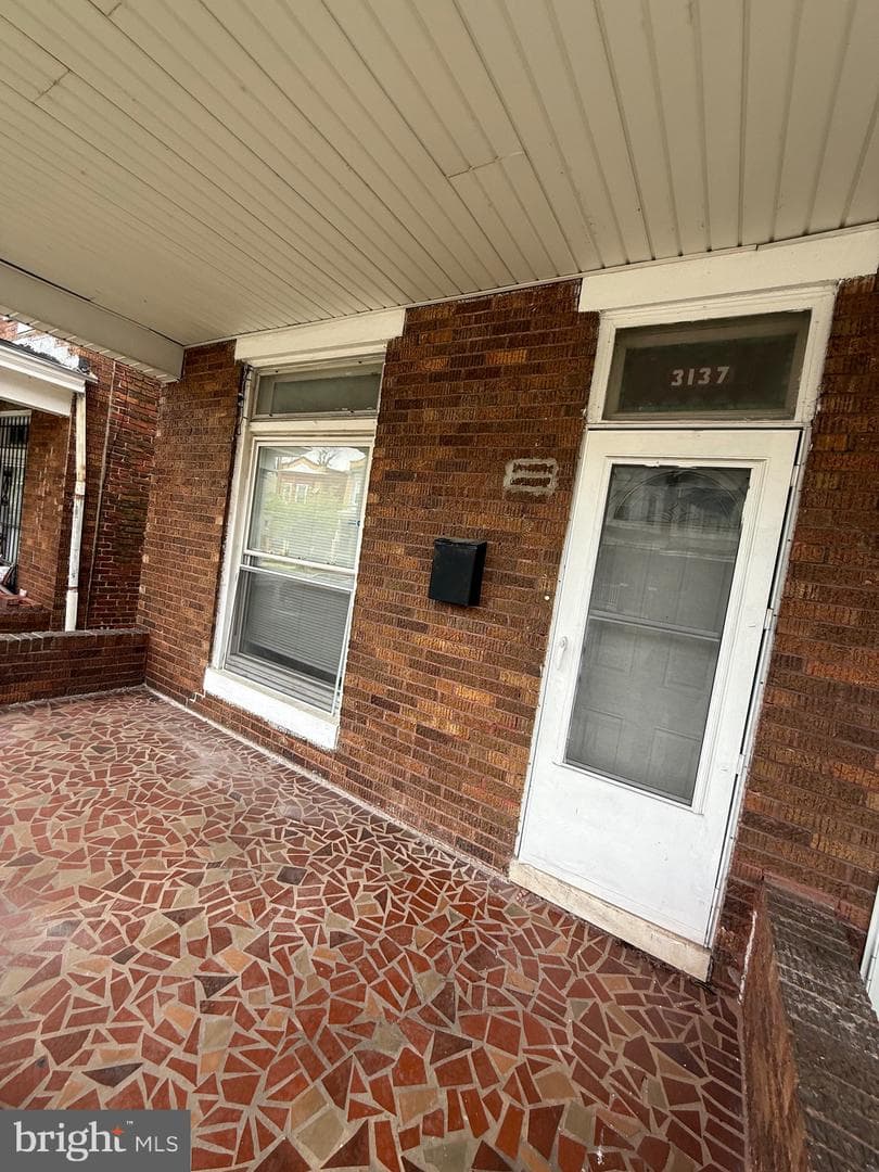 3137 Baker Street photo 5