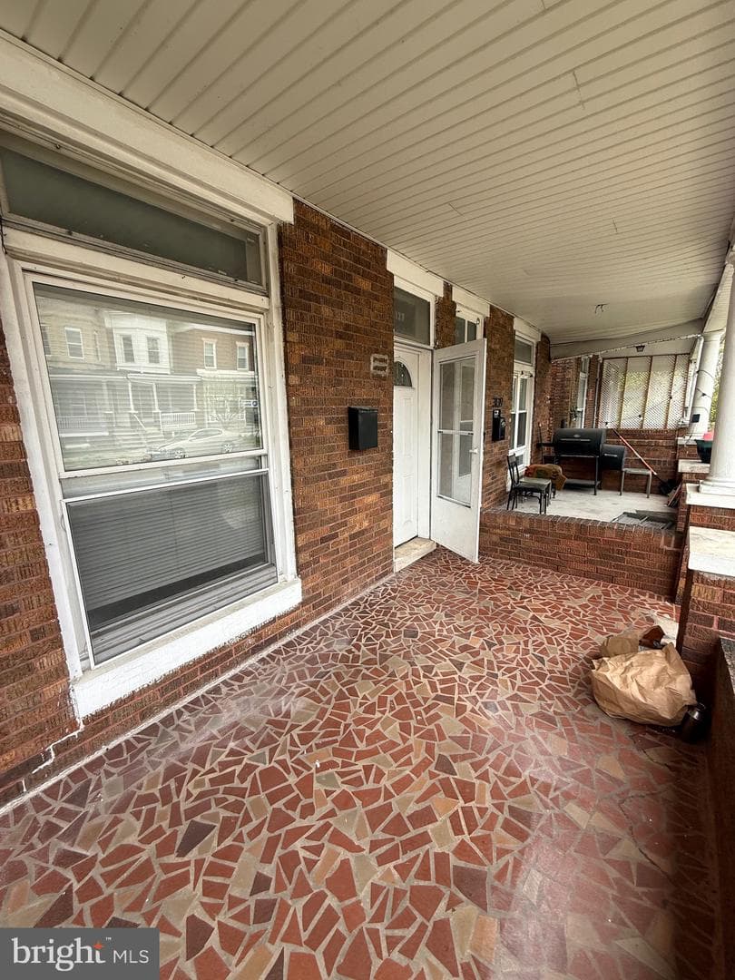 3137 Baker Street photo 7