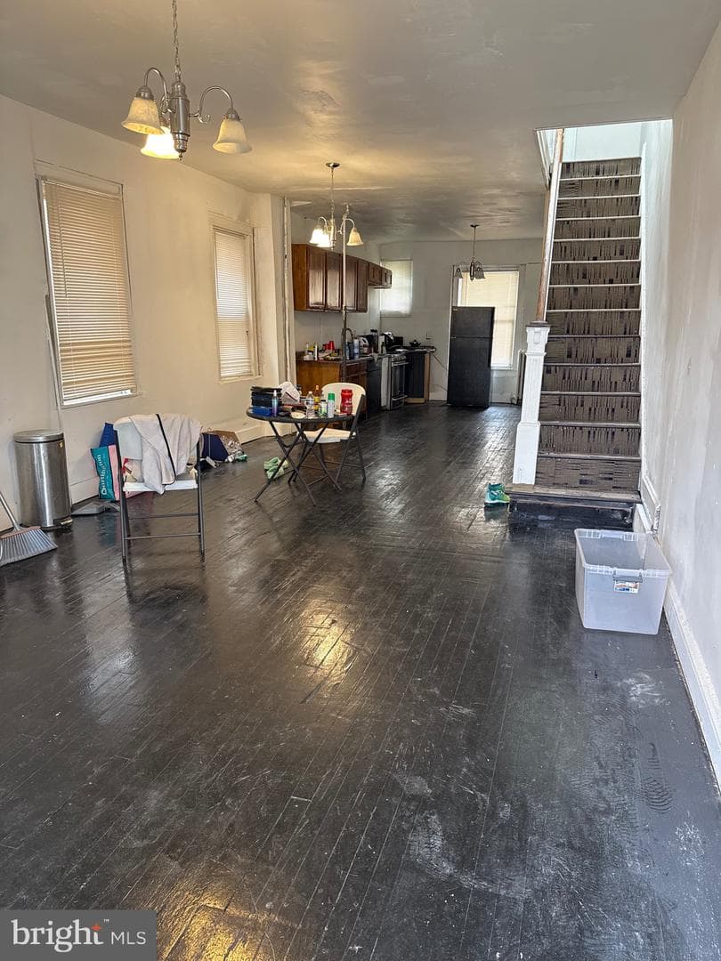 3137 Baker Street photo 8