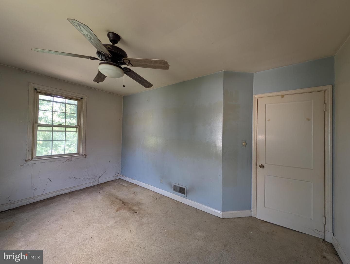 215 Medwick Garth E photo 13