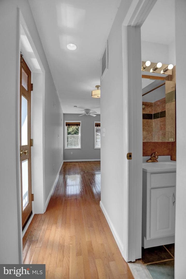 605 S Washington Street photo 19