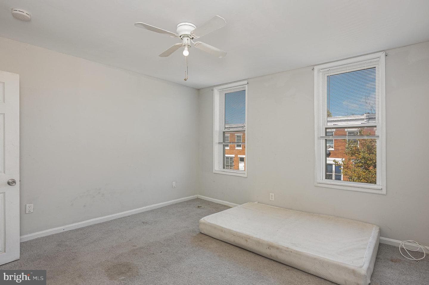 2419 E Oliver Street photo 18