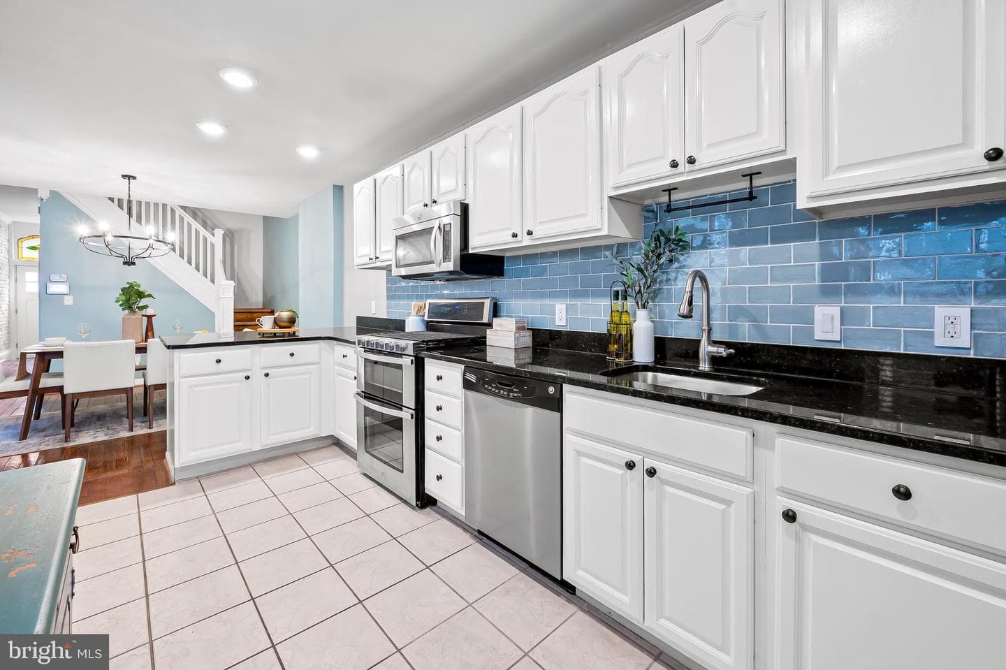 1045 Riverside Avenue photo 11