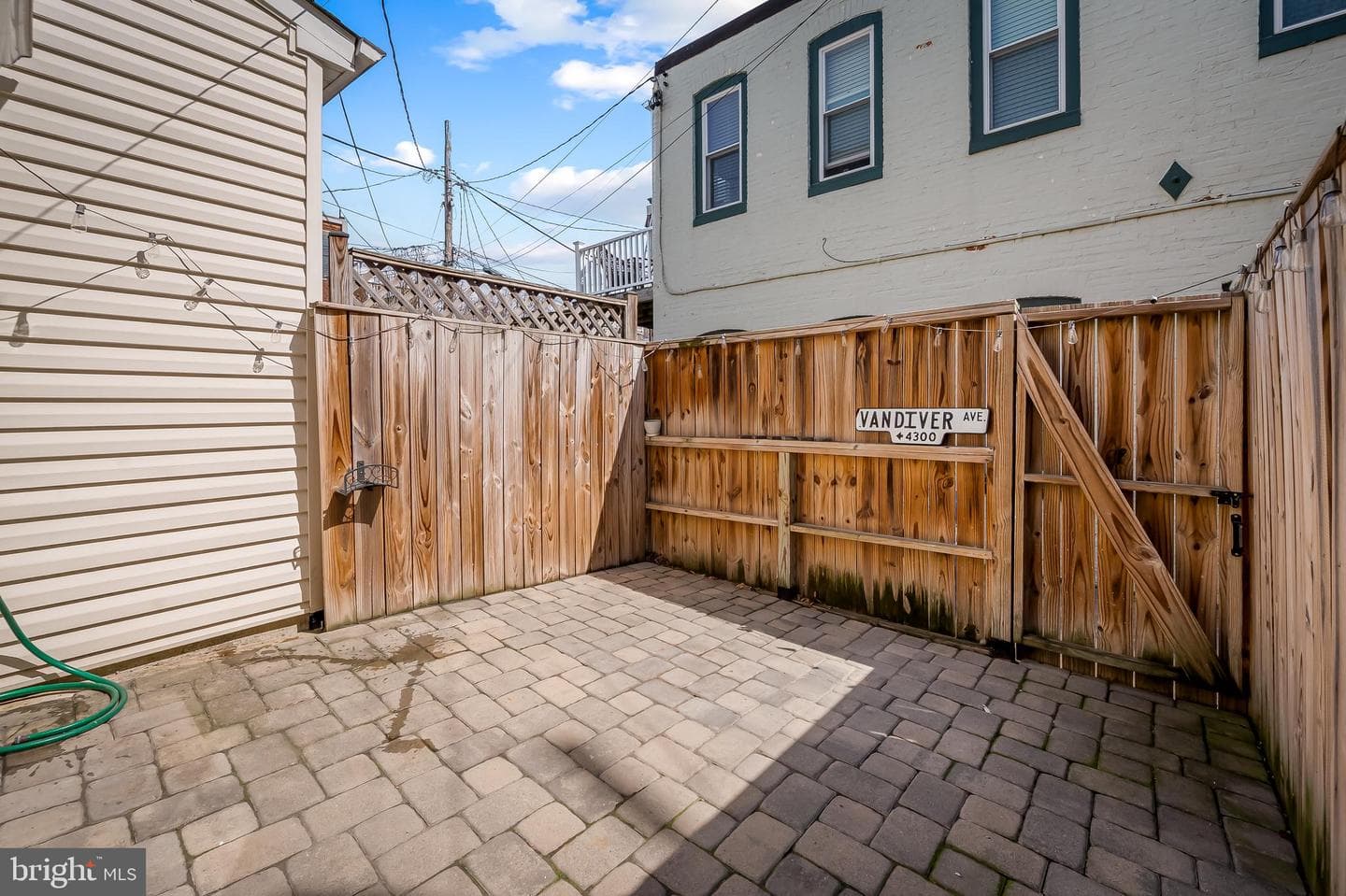 1045 Riverside Avenue photo 16