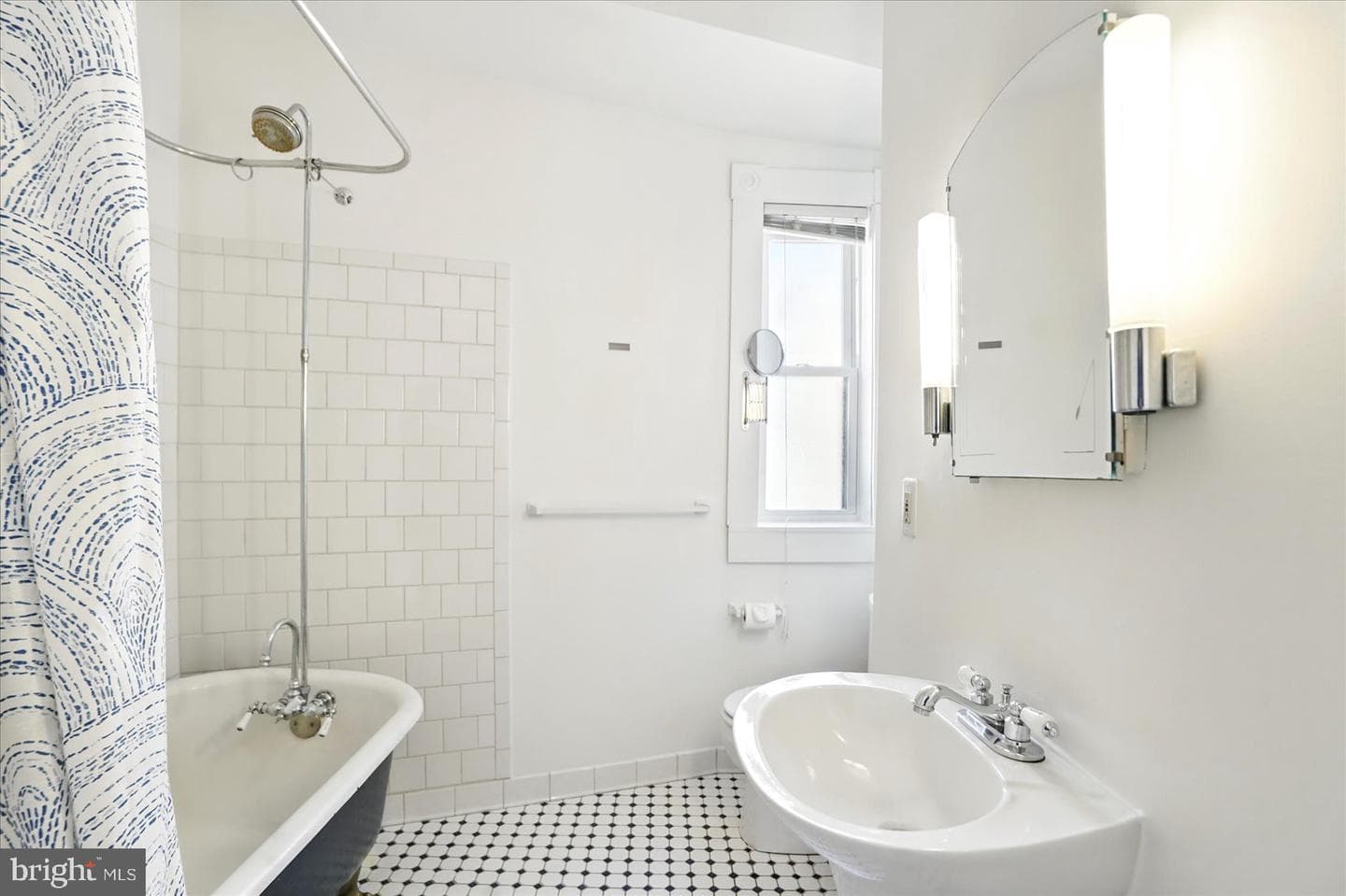 11 Collington Avenue N photo 23