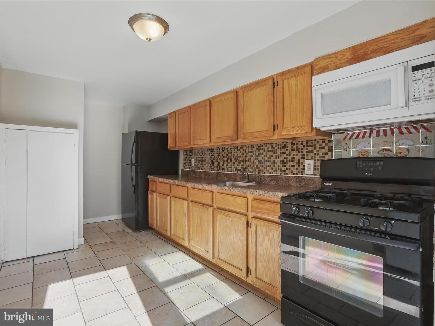 5516 Cedonia Avenue photo 13