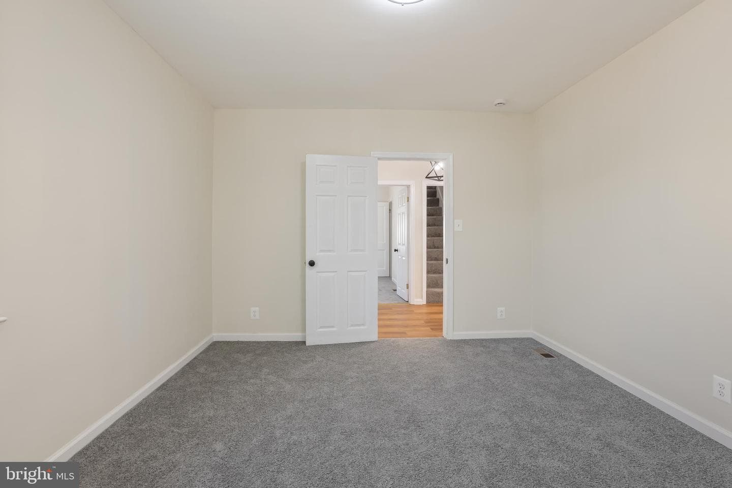 5315 Kenilworth Avenue photo 19