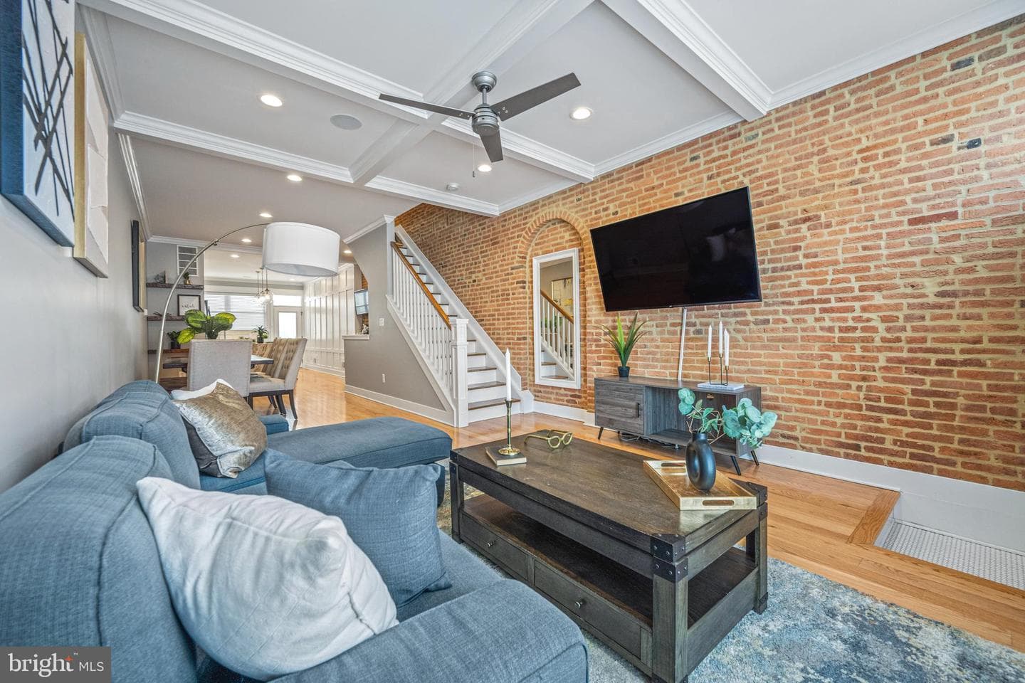 117 W Clement Street photo 6